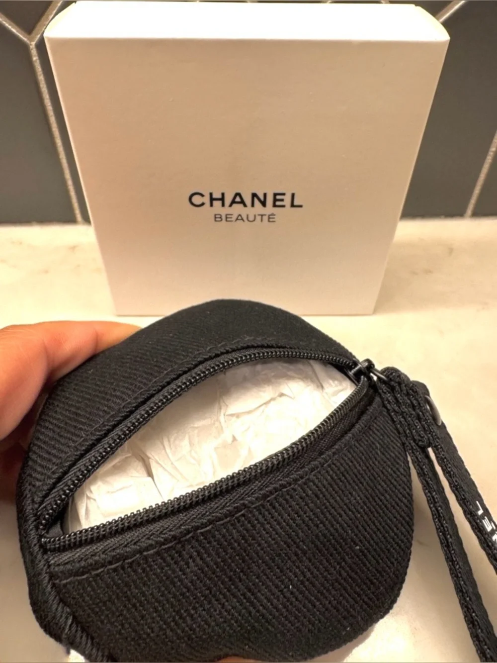 CHANEL Black Round Cosmetic /Coin/Airpod or Travel Pouch NWB - Picture 7 of 8